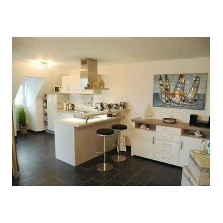 Cosy Holiday Near Beach *